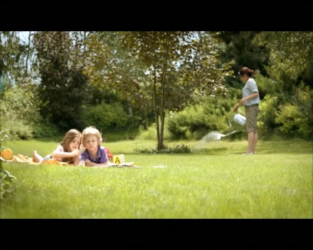 Video Reference N0: People in nature, Photograph, Nature, Lawn, Grass, Leisure, Fun, Meadow, Summer, Sunlight, Person