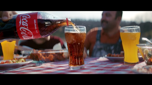 Video Reference N0: Drink, Cola, Alcoholic beverage, Beer, Distilled beverage, Beer glass, Lager, Bia hơi, Alcohol, Coca-cola