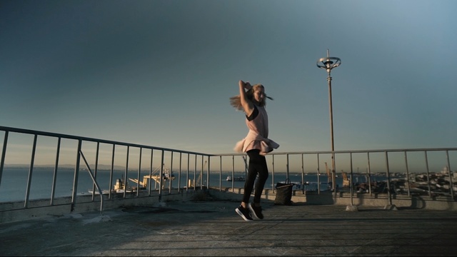 Video Reference N1: Sky, Water, Dance, Footwear, Leg, Photography, Jumping, Flash photography, Cloud, Shoe