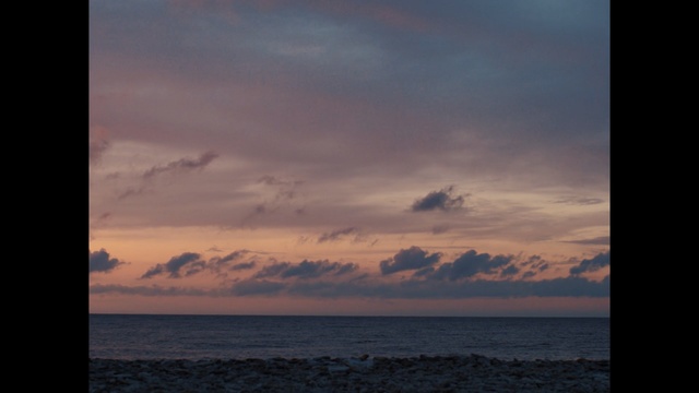 Video Reference N1: sky, horizon, sea, ocean, sunset, sunrise, cloud, calm, atmosphere, dusk