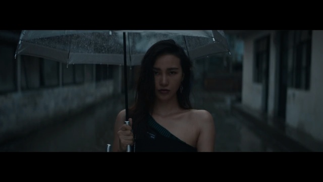 Video Reference N0: girl, lady, screenshot, snapshot, darkness, black hair, scene, muscle, mouth, midnight, Person