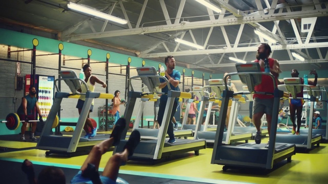 Video Reference N8: Gym, Physical fitness, Exercise equipment, Exercise machine, Room, Leisure centre, Circuit training, Leisure, Sport venue, Exercise