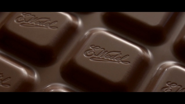 Video Reference N2: Chocolate, Chocolate bar, Close-up, Bonbon, Food, Font, Dessert, Photography, Sweetness, Confectionery