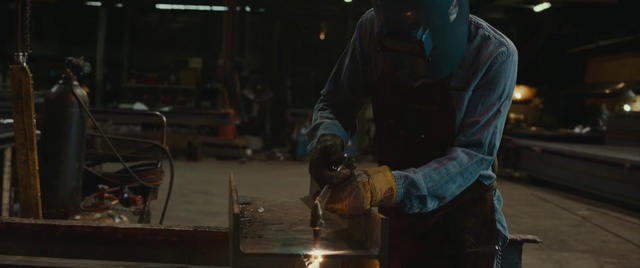 Video Reference N1: Welder, Metalsmith, Blacksmith, Welding, Metalworking, Angle grinder, Foundry, Grinding, Metal, Ironworker