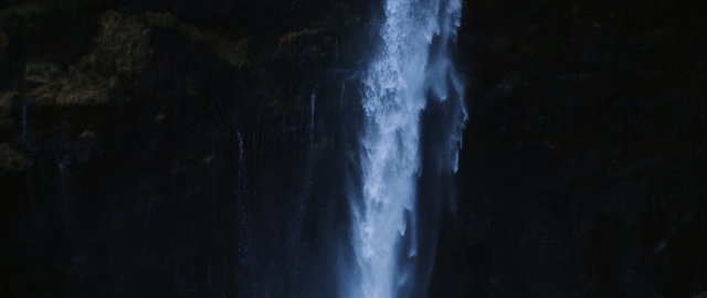 Video Reference N0: Waterfall, Water, Nature, Blue, Water resources, Atmospheric phenomenon, Formation, Sky, Watercourse, Darkness
