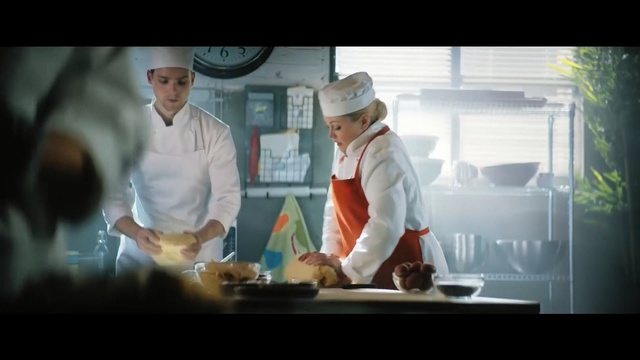 Video Reference N3: Cook, Chef, Cooking, Job, Chief cook, Culinary art, Food, Cuisine, Restaurant, Television program, Person