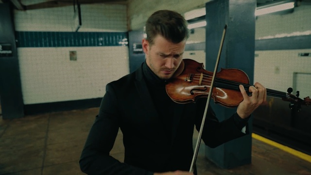 Video Reference N9: violin, stringed instrument, bowed stringed instrument, musical instrument, music, guitar, instrument, musician, Person
