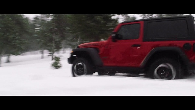 Video Reference N0: Land vehicle, Vehicle, Car, Automotive tire, Tire, Snow, Off-road vehicle, Jeep, Jeep wrangler, Off-roading