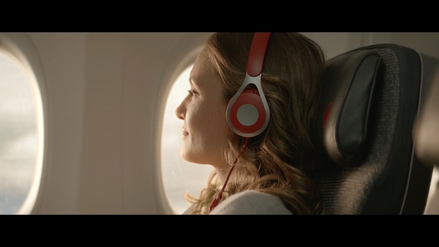 Video Reference N2: Audio equipment, Ear, Eyewear, Nose, Headphones, Lip, Close-up, Mouth, Photography, Technology