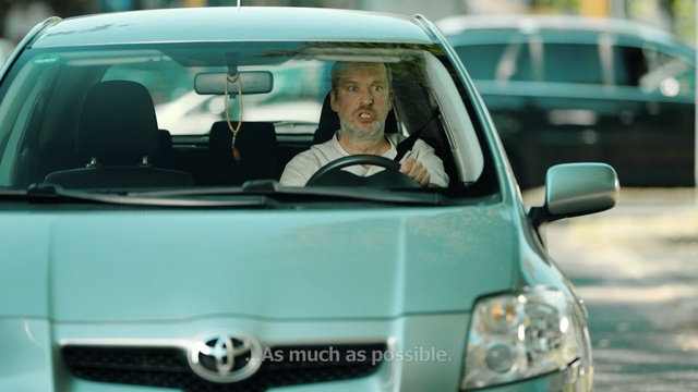 Video Reference N1: Land vehicle, Vehicle, Car, Motor vehicle, Hood, Compact car, Automotive design, City car, Toyota, Hatchback, Person