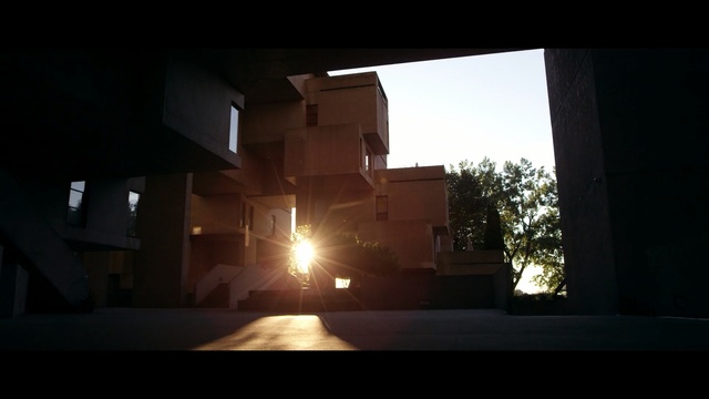 Video Reference N0: light, architecture, sky, lighting, night, darkness, morning, sunlight, house, evening