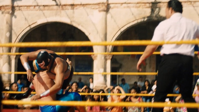 Video Reference N2: Sport venue, Combat sport, Contact sport, Professional boxer, Boxing ring, Individual sports, Sports, Sanshou, Striking combat sports, Pradal serey