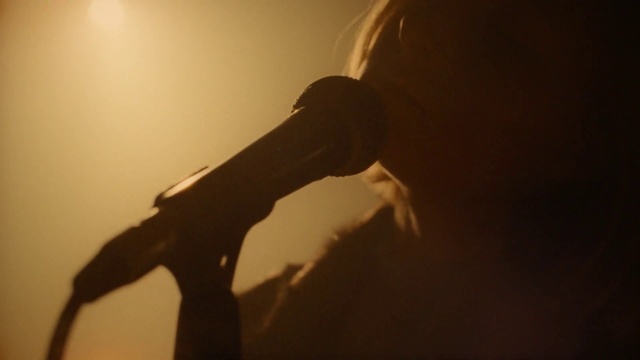 Video Reference N6: Backlighting, Light, Water, Shadow, Arm, Joint, Microphone, Shoulder, Hand, Leg