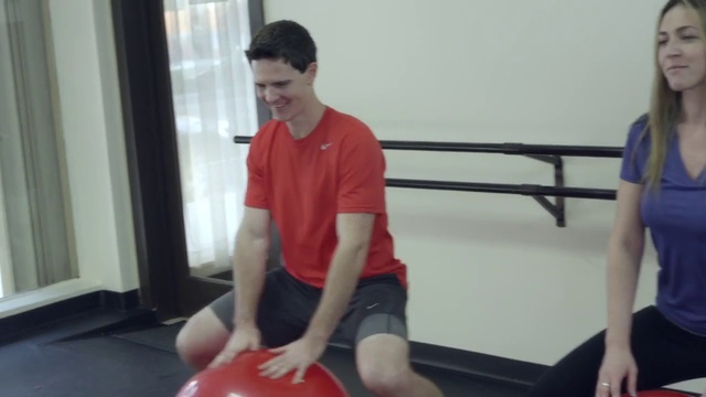 Video Reference N3: Exercise equipment, Swiss ball, Shoulder, Arm, Ball, Joint, Leg, Chest, Standing, Knee