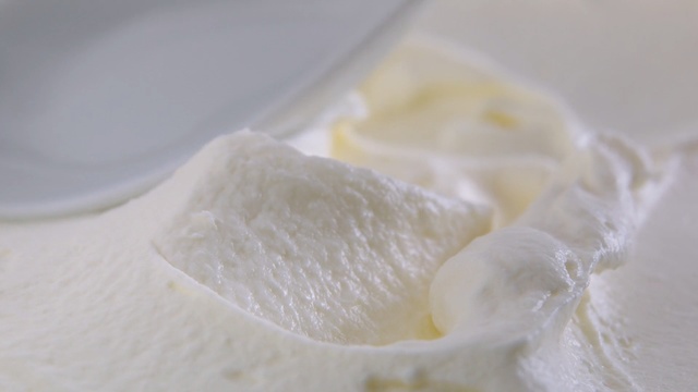 Video Reference N3: White, Food, Crème fraîche, Cream, Dairy, Ingredient, Dish, Sour cream, Cuisine, Buttercream