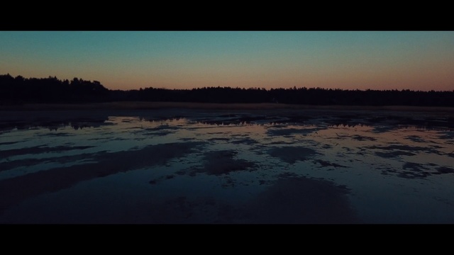 Video Reference N4: Sky, Nature, Water, Horizon, Blue, Reflection, Natural environment, Evening, Dusk, Natural landscape