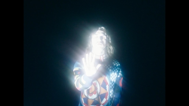 Video Reference N0: Light, Darkness, Lighting, Organism, Performance, Lens flare, Backlighting, Electric blue, Art, Person