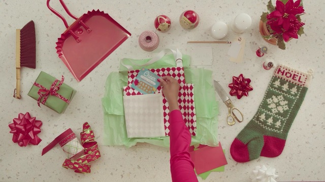 Video Reference N4: Pink, Textile, Ribbon, Christmas decoration