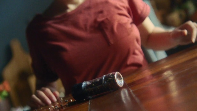 Video Reference N1: Alcohol, Musical instrument, Hand, Drink, Plucked string instruments, Music
