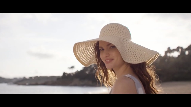 Video Reference N0: Clothing, Photograph, Hat, Beauty, Fashion accessory, Sun hat, Lady, Skin, Photography, Fun