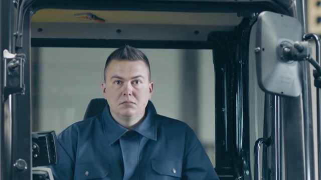 Video Reference N1: Truck driver, Job, White-collar worker, Vehicle