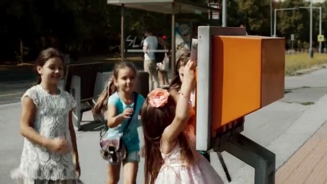 Video Reference N1: girl, recreation, vacation, fun, street, Person