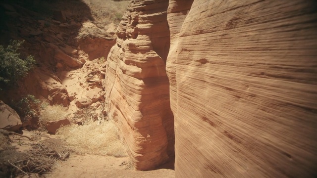 Video Reference N0: canyon, rock, formation, wadi, geology, landscape, soil, narrows, sand, sky, Person