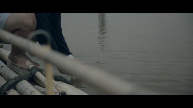 Video Reference N1: water, mode of transport, arm, hand, sea, sky, screenshot, fishing rod