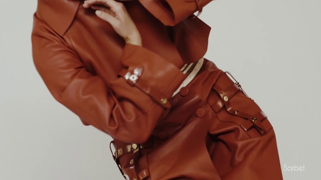 Video Reference N0: Leather, Brown, Jacket, Leather jacket, Outerwear, Hand, Textile, Sleeve, Coat, Trench coat