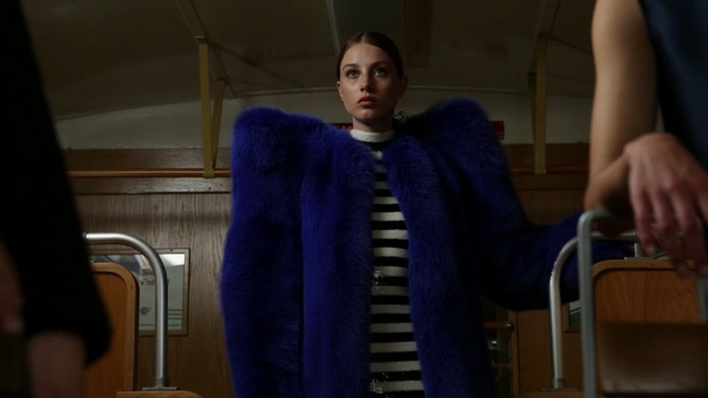 Video Reference N4: Cobalt blue, Shoulder, Outerwear, Fur, Electric blue, Room, Textile, Top, Sweater, Wool, Person