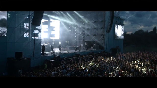 Video Reference N7: Crowd, Stage, People, Light, Rock concert, Performance, Atmosphere, Darkness, Architecture, Concert