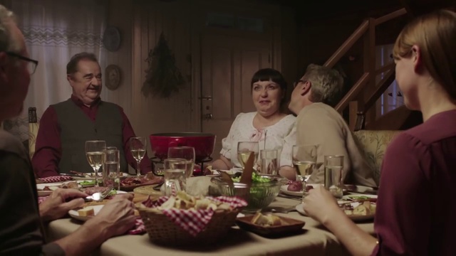 Video Reference N0: Meal, Restaurant, Dinner, Supper, Conversation, Eating, Fun, Interaction, Lunch, Friendship