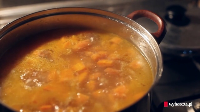 Video Reference N3: Dish, Food, Cuisine, Ingredient, Gravy, Locro, Minestrone, Soup, Bouillon, Curry