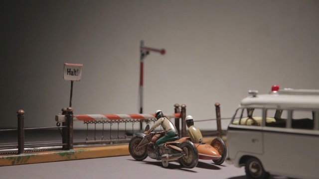Video Reference N3: Mode of transport, Vehicle, Motor vehicle, Transport, Car, Scale model, Automotive wheel system, Miniature, Motorcycle, Wheel