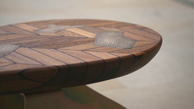 Video Reference N8: Table, Wood, Furniture, Coffee table, Wood stain