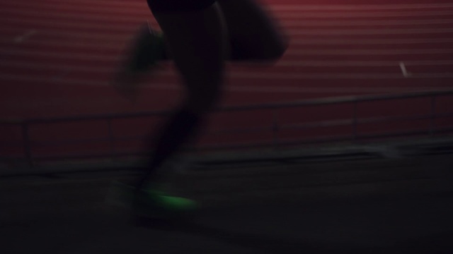 Video Reference N2: Black, Red, Green, Light, Darkness, Snapshot, Footwear, Standing, Leg, Human leg