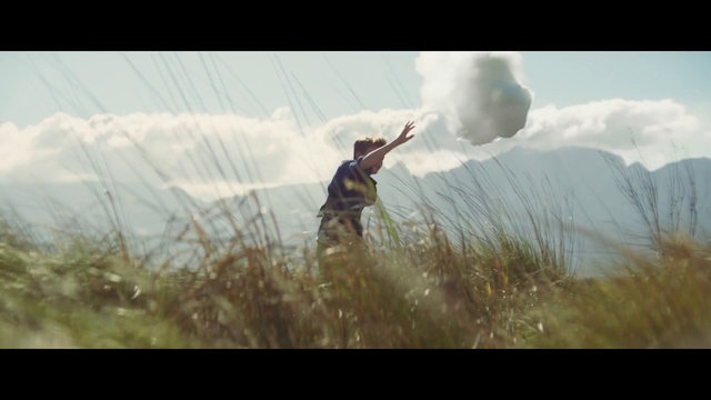 Video Reference N2: Extreme sport, Grass family, Screenshot, Photography, Wind, Paragliding, Air sports, Grassland