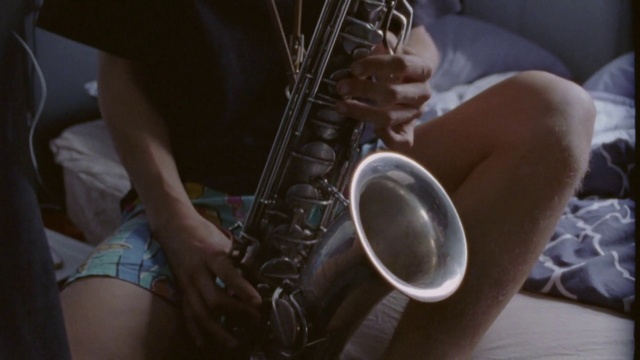 Video Reference N2: Saxophone, Musical instrument, Music, Brass instrument, Wind instrument, Woodwind instrument, Saxophonist, Hand, Finger, Reed instrument