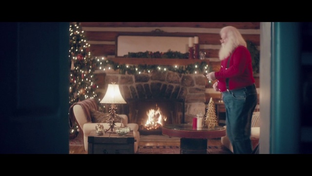 Video Reference N3: Fireplace, Lighting, Hearth, Christmas, Heat, Room, Holiday, Interior design, Person