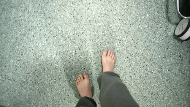 Video Reference N3: Photograph, Wall, Leg, Foot, Snapshot, Barefoot, Human body, Toe, Concrete, Road surface