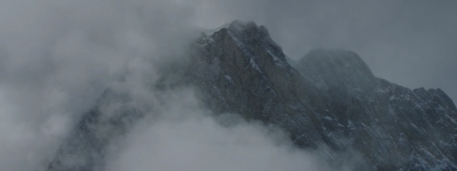 Video Reference N1: Mist, Atmospheric phenomenon, Mountainous landforms, Geological phenomenon, Mountain, Fog, Ridge, Cloud, Mountain range, Sky