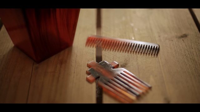 Video Reference N0: Comb, Hair accessory, Hardwood, Wood, Floor