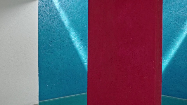 Video Reference N1: Blue, Aqua, Turquoise, Green, Red, Teal, Azure, Material property, Rectangle, Textile