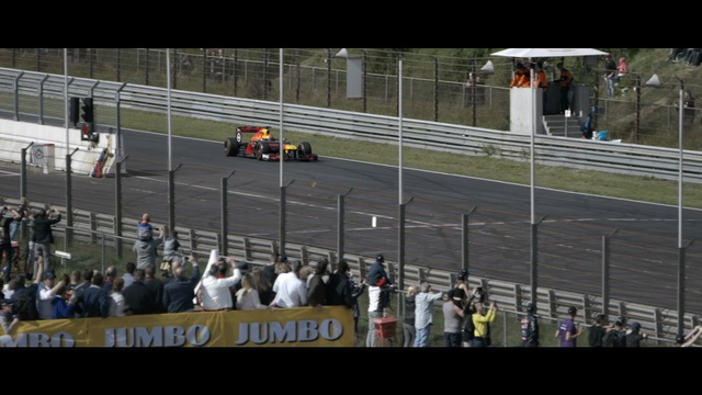 Video Reference N8: Race track, Race car, Motorsport, Sport venue, Vehicle, Formula one, Auto racing, Endurance racing (motorsport), Racing, Sports, Person