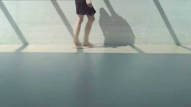 Video Reference N1: Leg, Floor, Snapshot, Footwear, Human leg, Water, Foot, Flooring, Line, Sky