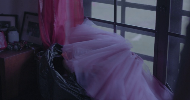 Video Reference N4: Pink, Light, Purple, Bed, Dress, Room, Bed sheet, Shoulder, Magenta, Textile