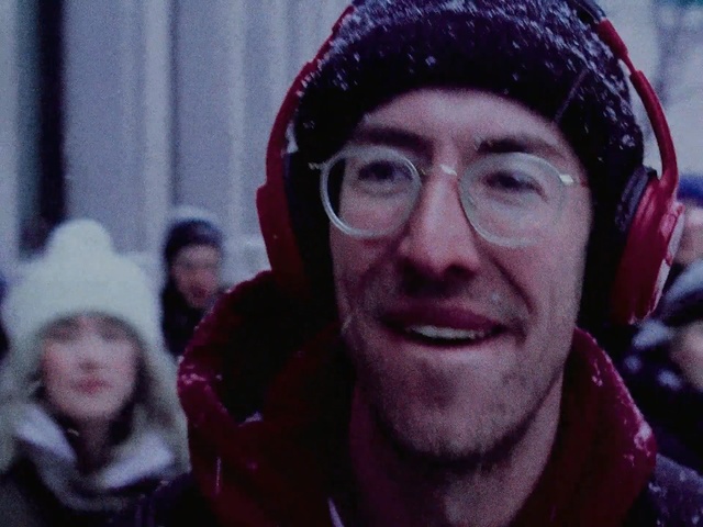 Video Reference N15: People, Knit cap, Snow, Winter, Fun, Beanie, Smile, Cool, Headgear, Glasses, Person