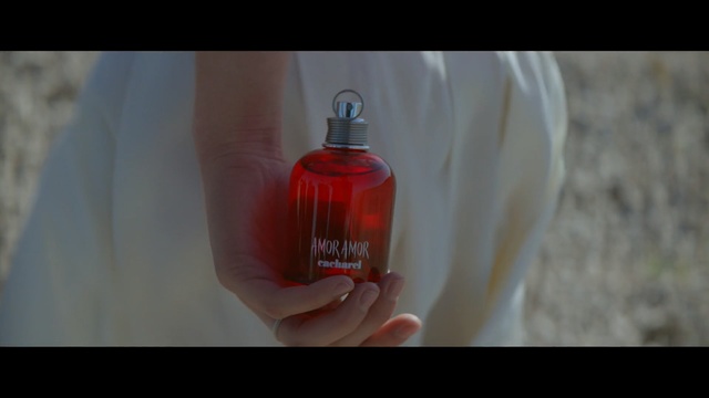 Video Reference N0: perfume, toiletry, bottle, glass