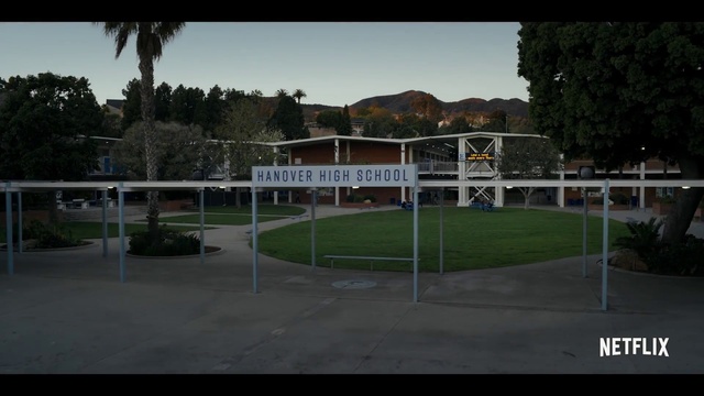 Video Reference N2: Sport venue, Tennis court, Fence