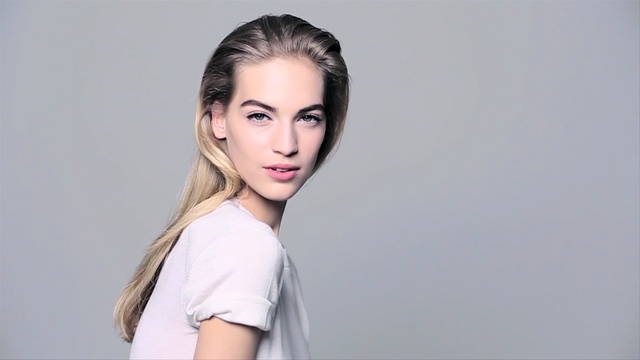 Video Reference N0: Hair, Face, Eyebrow, Skin, Hairstyle, Fashion model, Lip, Beauty, Chin, Shoulder, Person